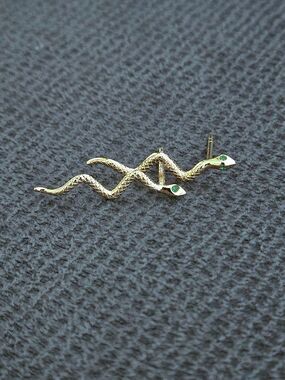 Rachel Zoe Dainty Gold💛 Serpent🐍Earrings